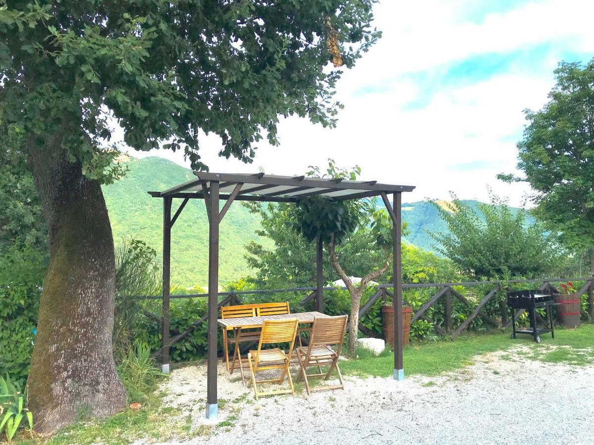 Casetta In Pietra Акуаланя Екстериор снимка